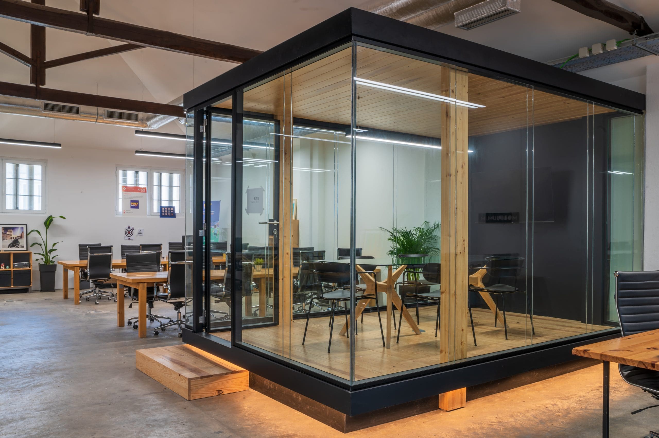 Kübe Coworking Lisboa | Salas de Reunião em Espaço de Coworking